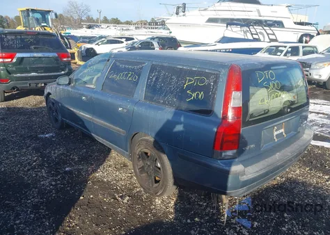 2003 Volvo V70 T5 z USA, uszkodzony, nr VIN YV1SW53D532286255